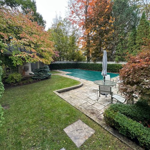 Professional lawn maintenance services in Toronto for residential properties